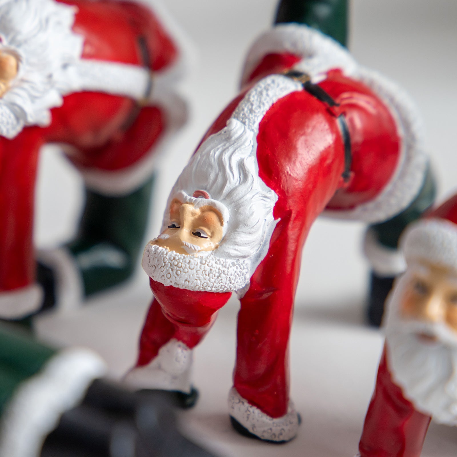 クリスマスドール　ヨガサンタ ポーズC