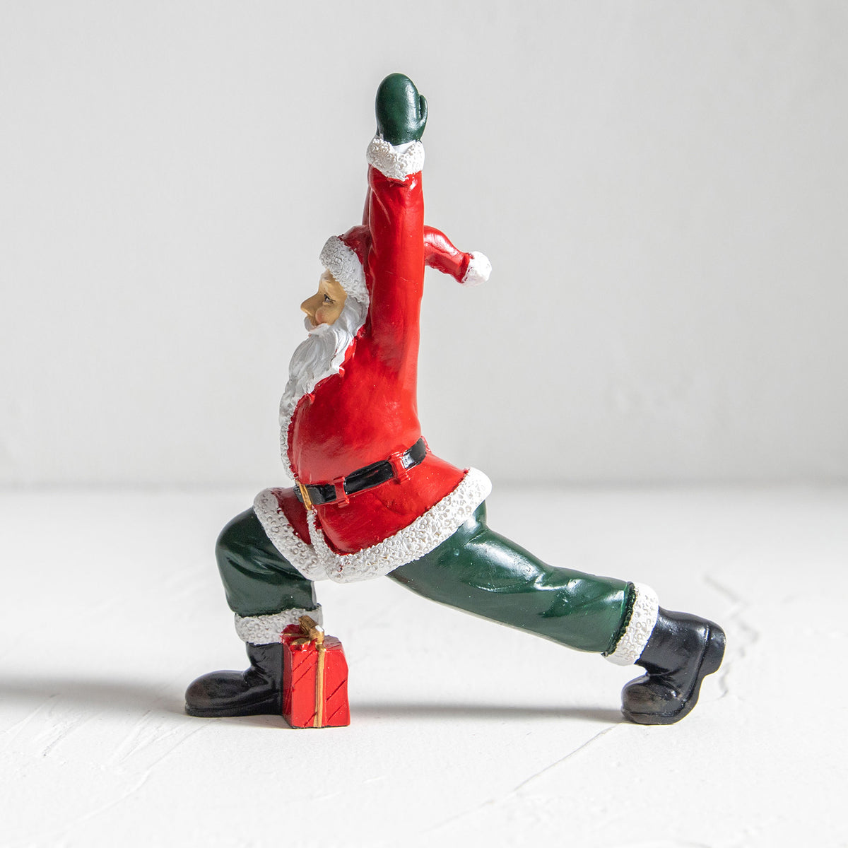 クリスマスドール　ヨガサンタ ポーズB