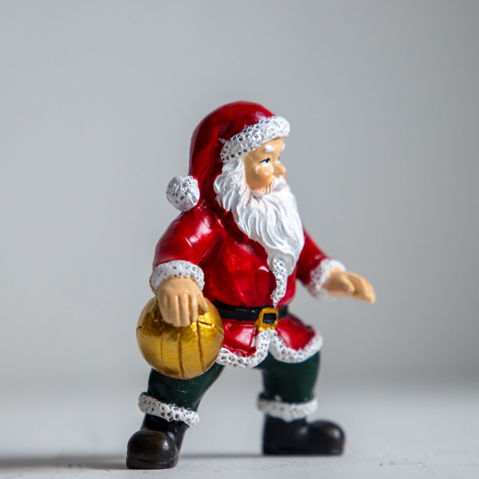 クリスマスドール　スポーツサンタ バスケット