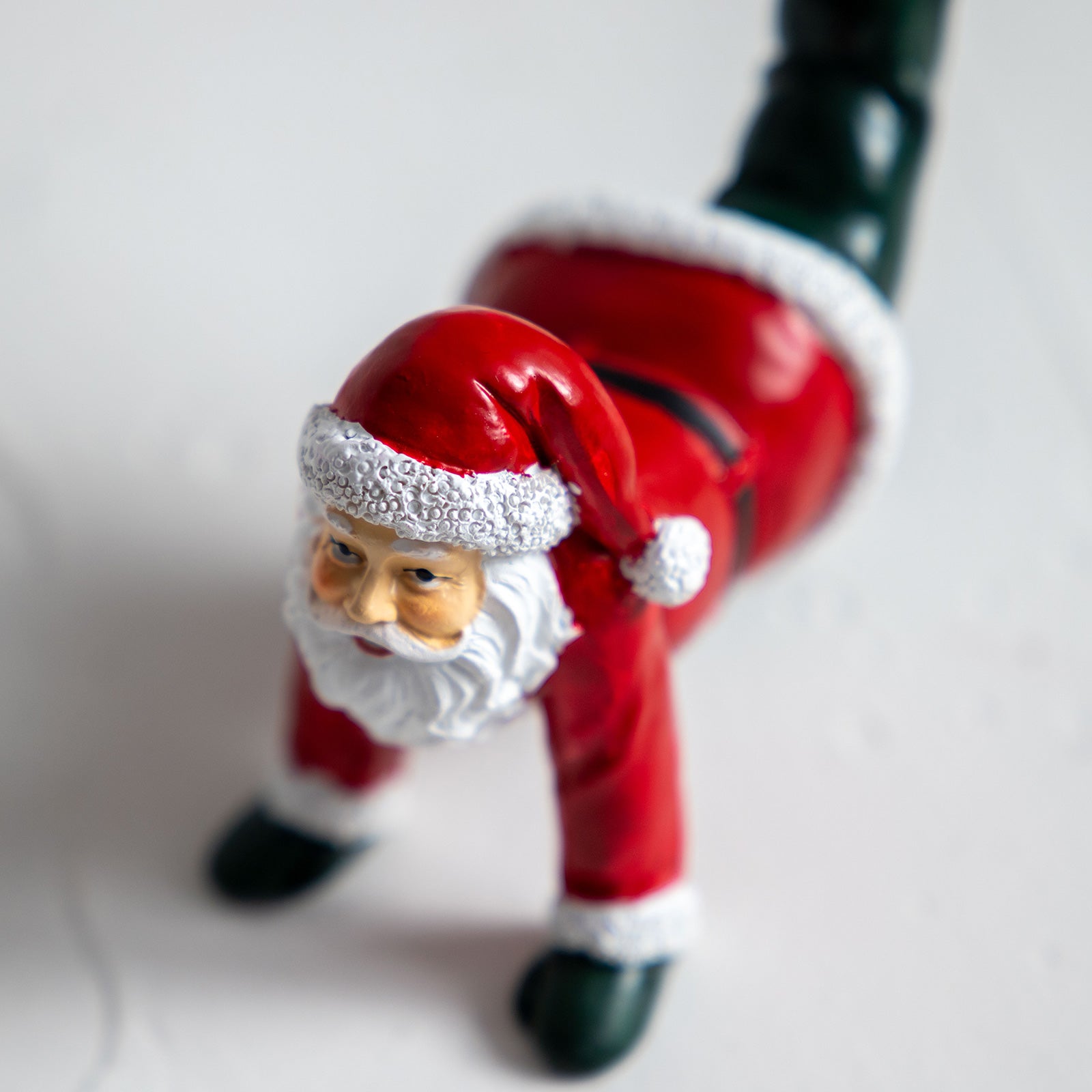 クリスマスドール　ヨガサンタ ポーズD