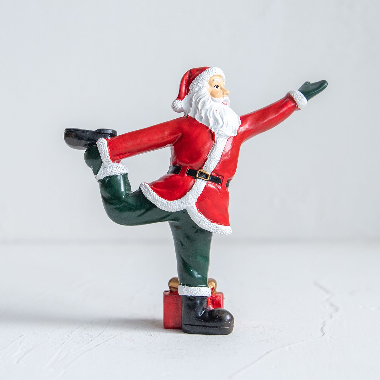 クリスマスドール　ヨガサンタ ポーズM