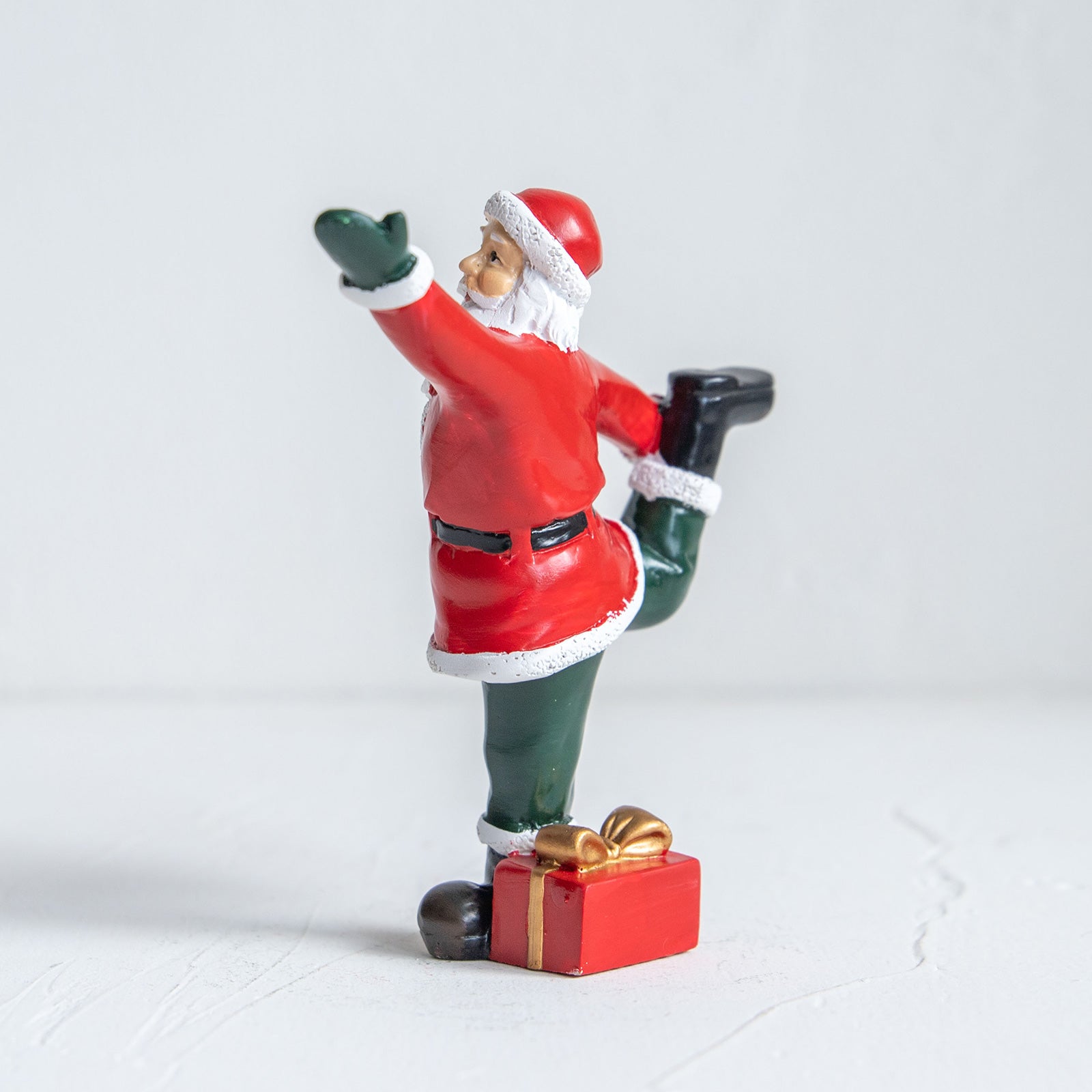 クリスマスドール　ヨガサンタ ポーズM