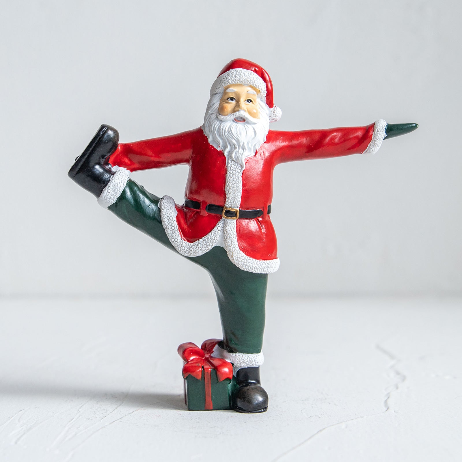 クリスマスドール　ヨガサンタ ポーズP