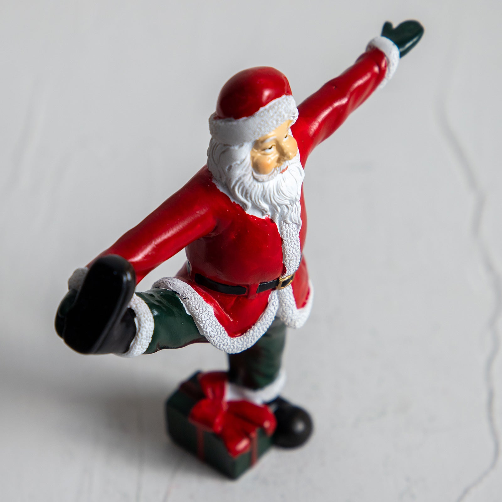 クリスマスドール　ヨガサンタ ポーズP