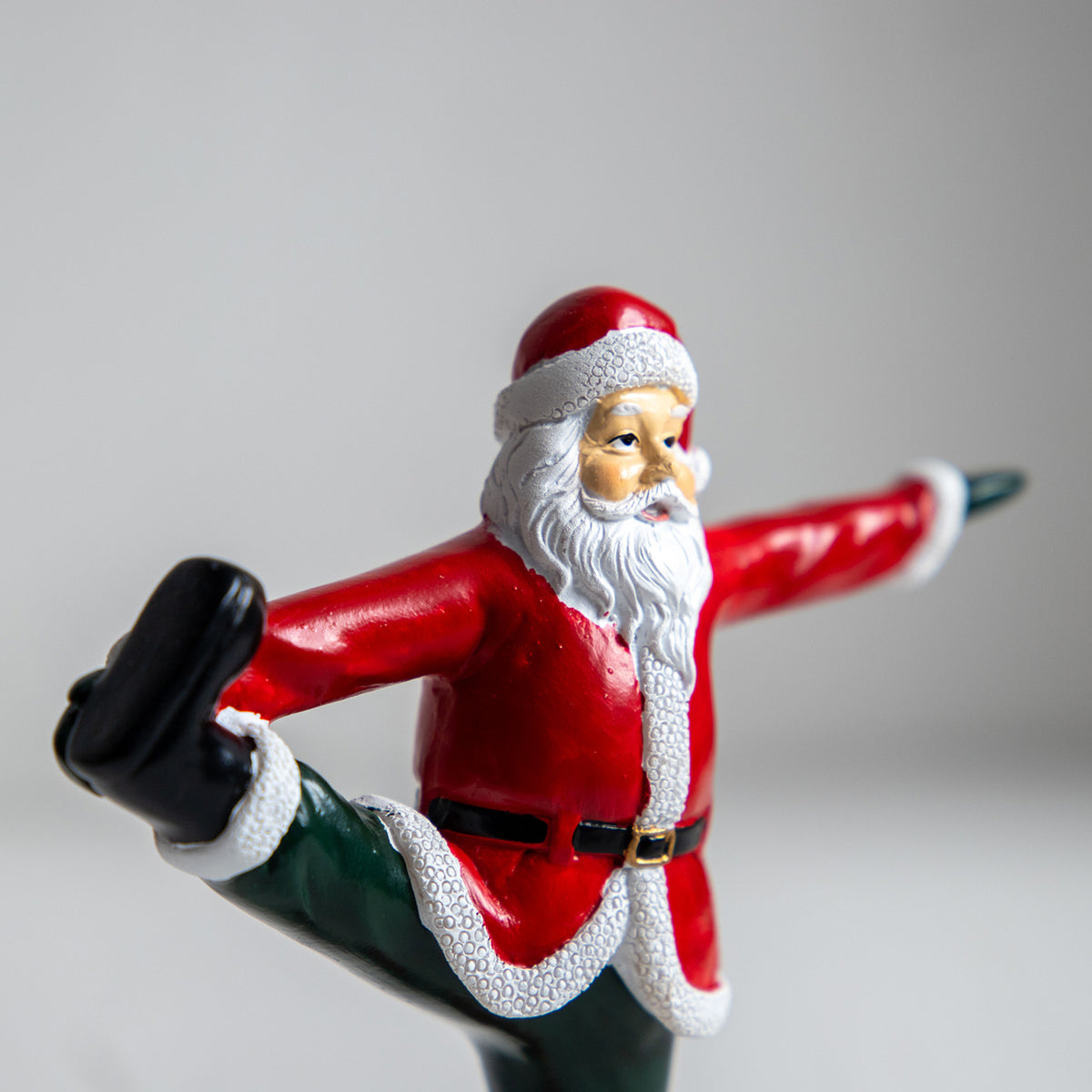 クリスマスドール　ヨガサンタ ポーズP