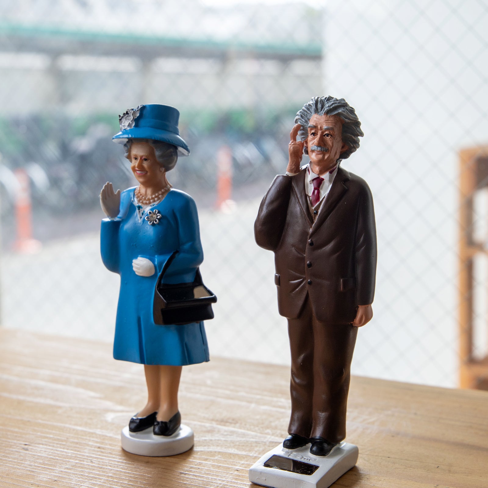 KIKKERLAND / キッカーランド　ソーラーアインシュタイン