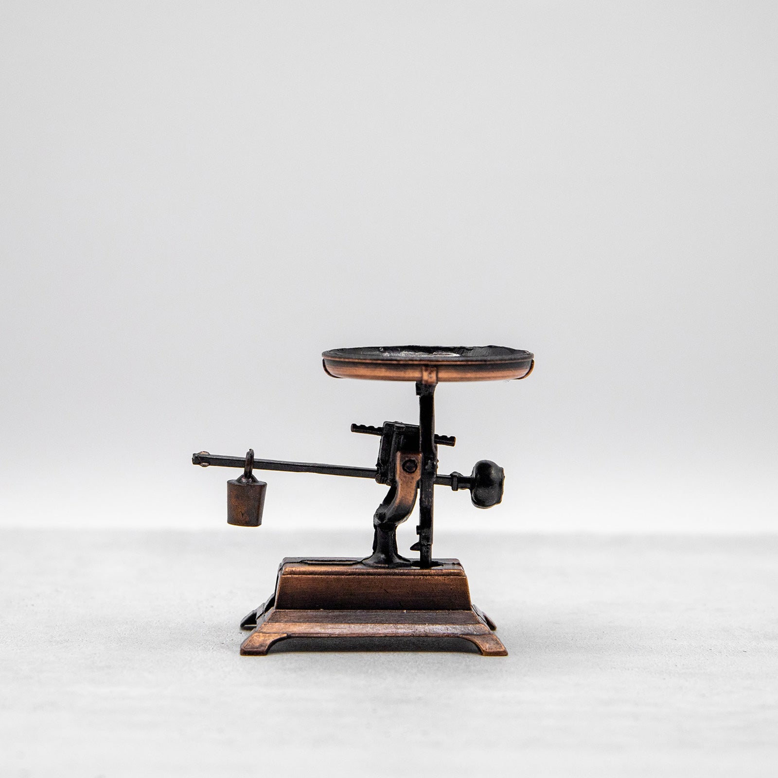 アンティークシャープナー　ハカリ