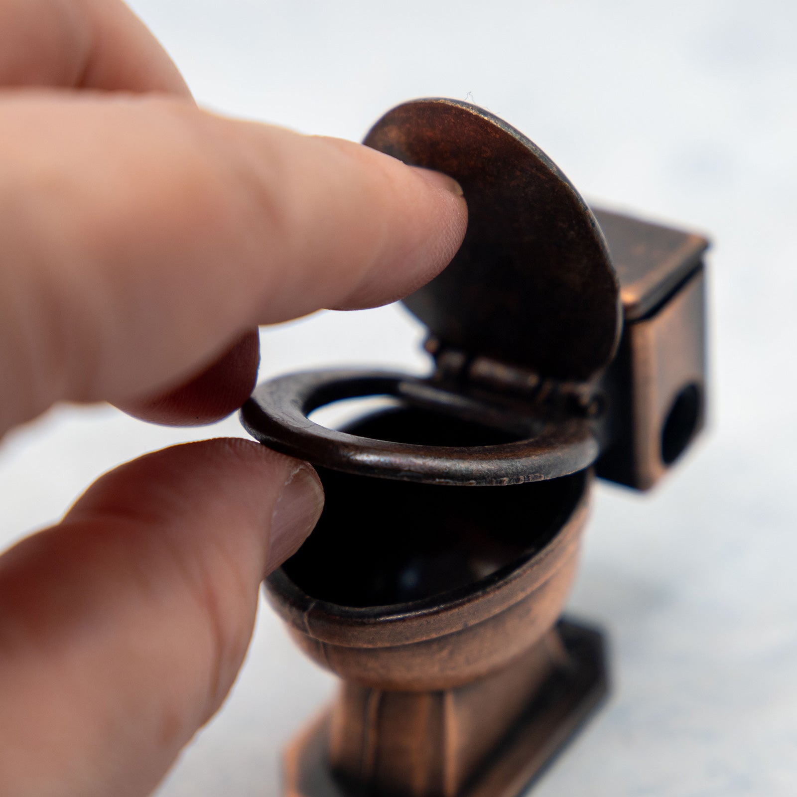 アンティークシャープナー　トイレ