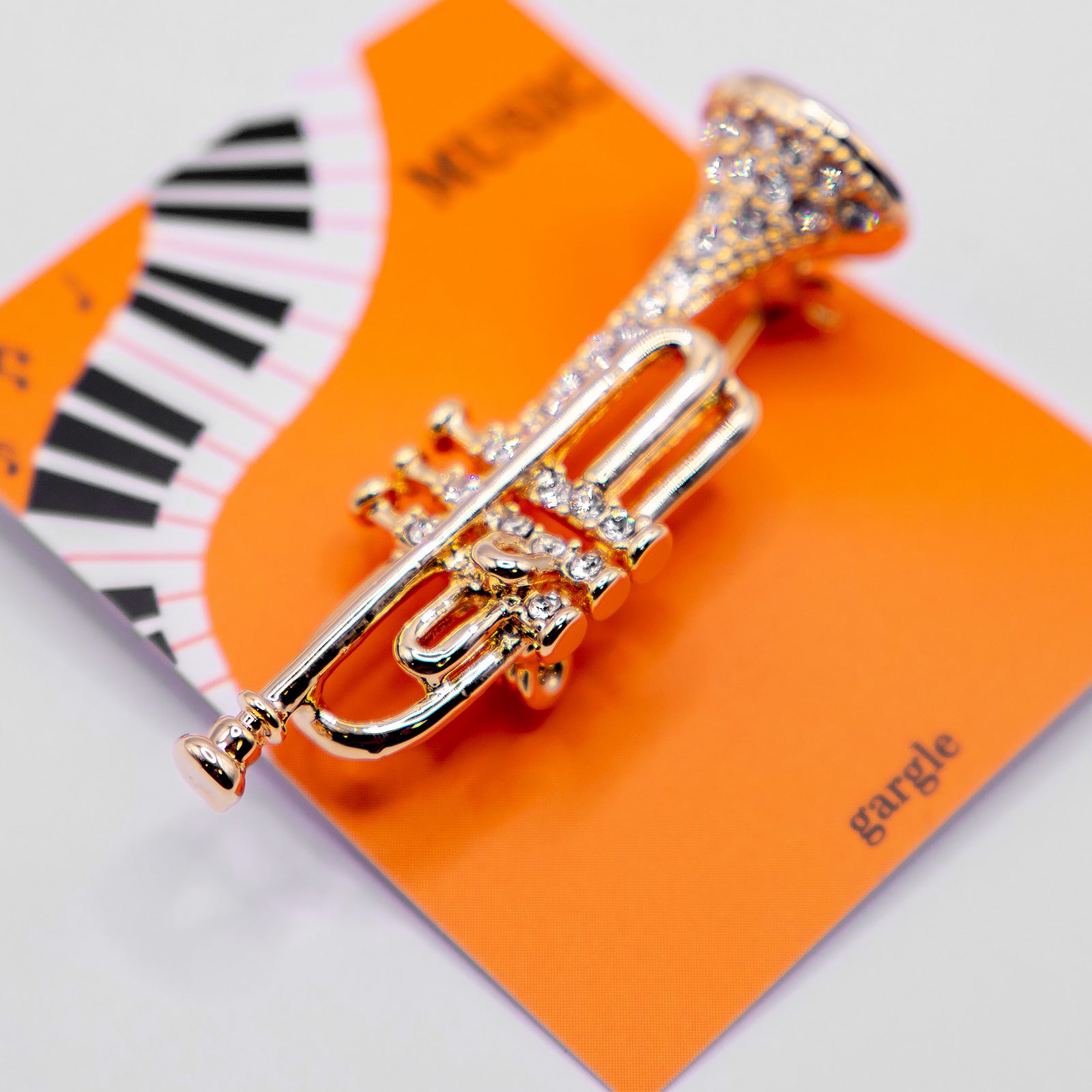 gargle/ガーグル　トランペット　ブローチ