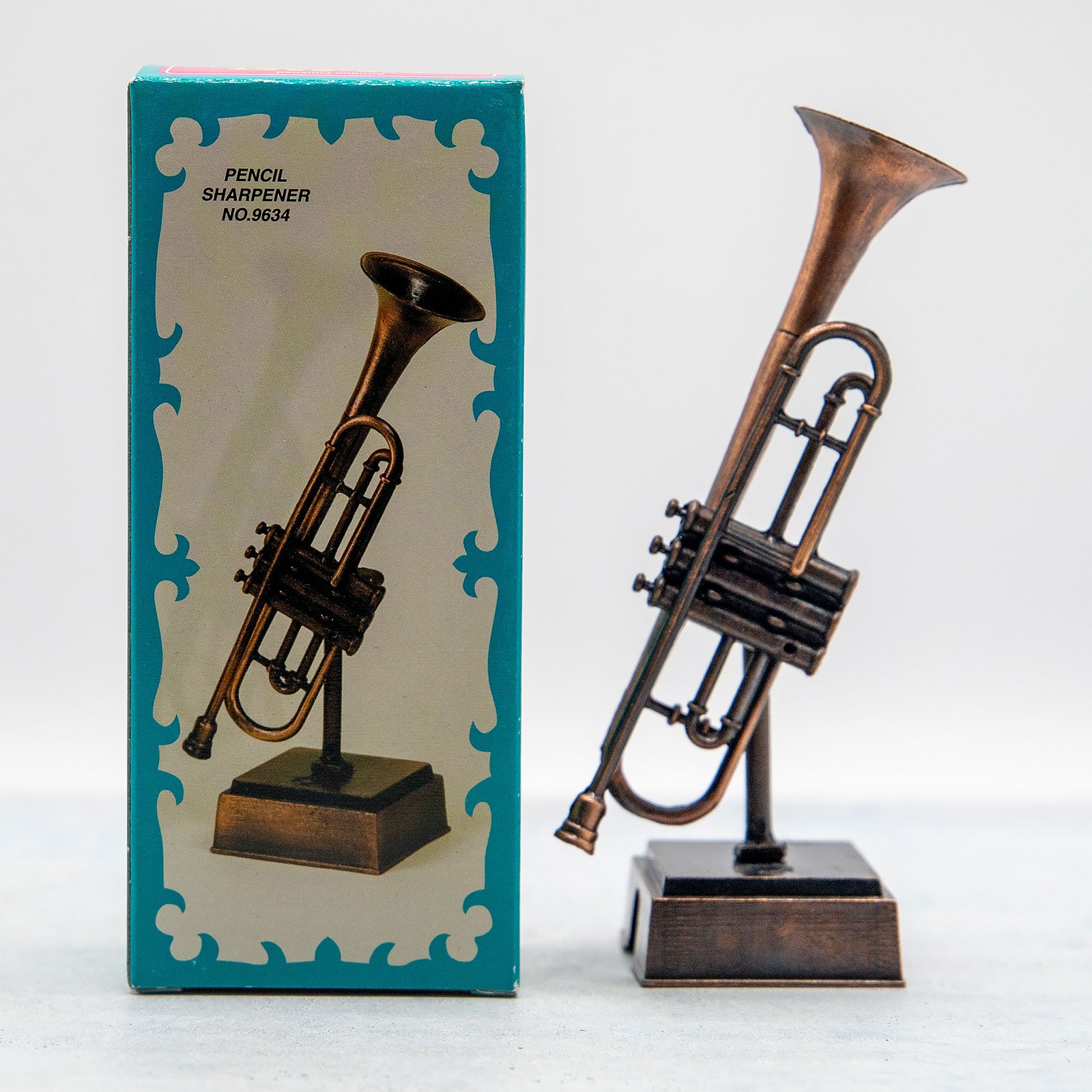 アンティークシャープナー　トランペット