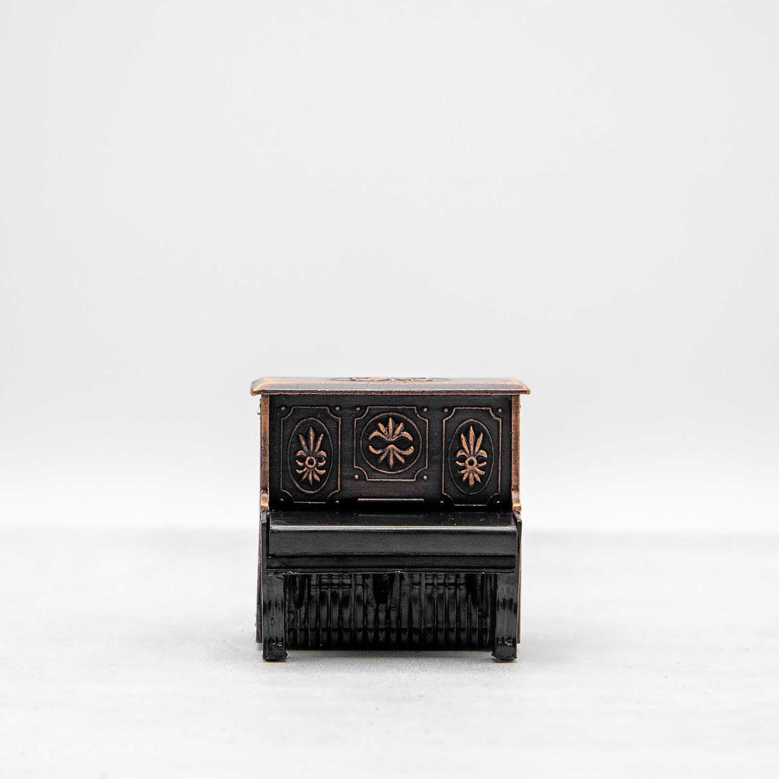 アンティークシャープナー　アップライトピアノ