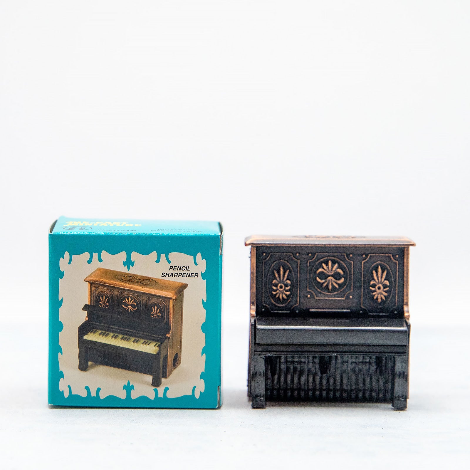 アンティークシャープナー　アップライトピアノ