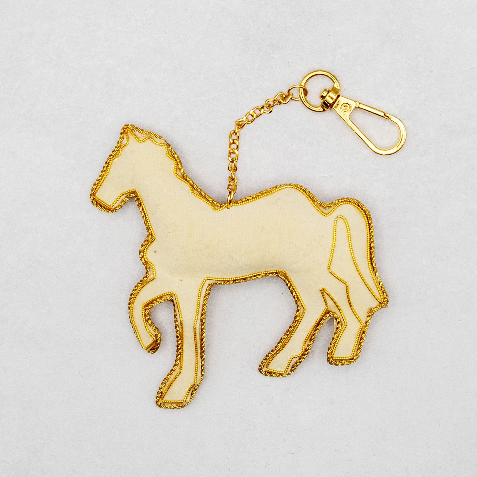 COTTAGE/コテージ　ザリ刺繍 キーホルダー ホワイトホース