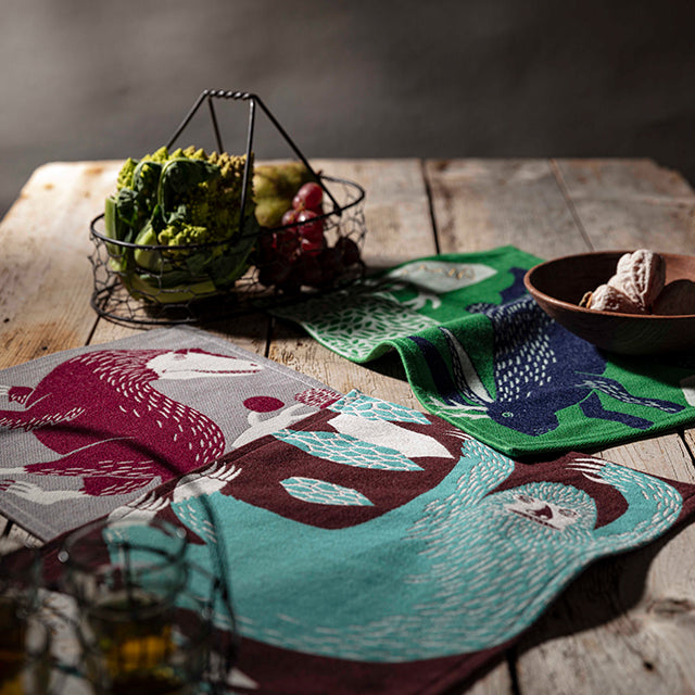 moritaMiW/モリタミウ　ランチョンマット あの地を歩く羽毛恐竜