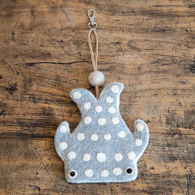 フェアトレード　羊毛フェルト ジンベイザメ キーケース