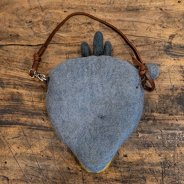 フェアトレード　羊毛フェルト ハシビロコウ ポーチ