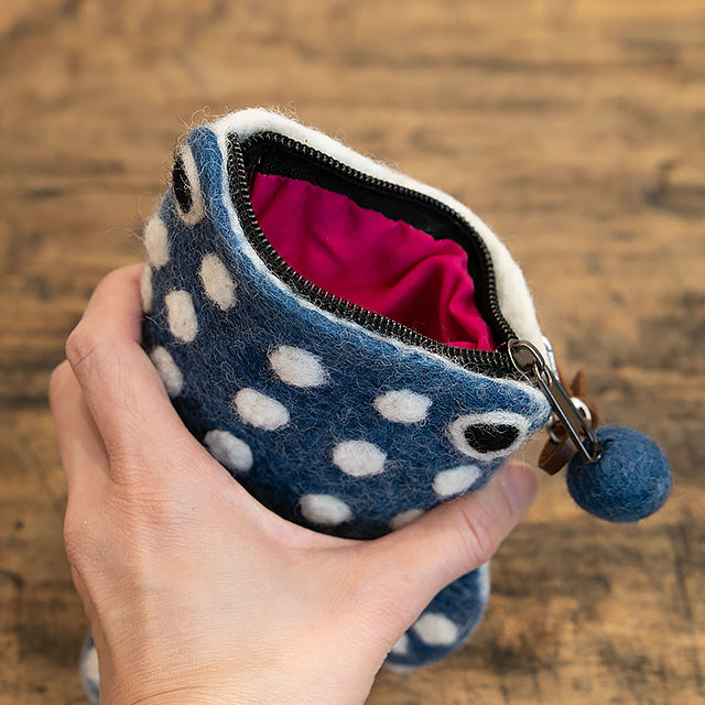 フェアトレード 羊毛フェルト ジンベイザメ ポーチ – ニコノマニマニ